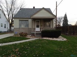 1614 Norcross Dr, Oregon, OH 43616