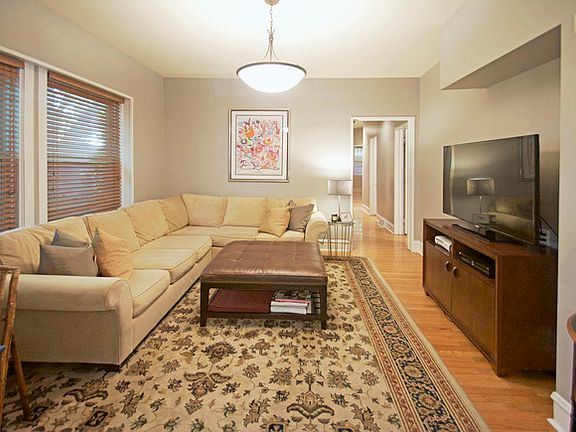 4th image of 1620 W Belle Plaine Ave #1