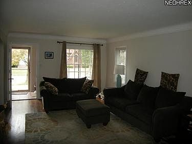 3rd image of 16607 Southland Ave
