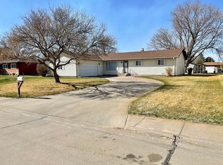 407 Apache Dr, Lexington, NE 68850