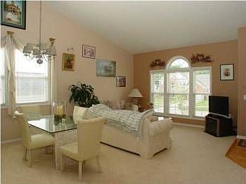4th image of 2037 Black Mountain Dr SE