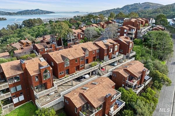 1st image of 363 Headlands Court