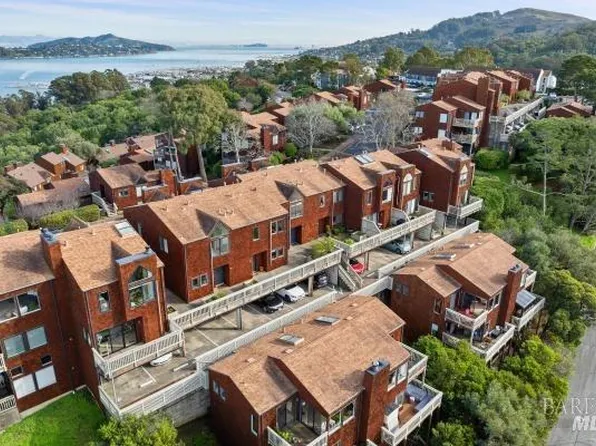 363 Headlands Court, Sausalito, CA 94965