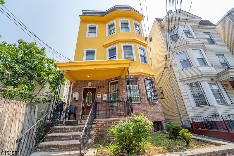 1st image of 420 21St St