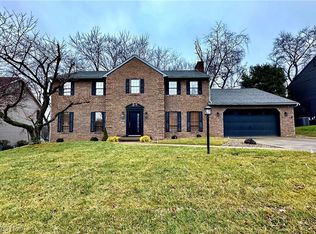 1205 Greenmont Hills Dr, Vienna, WV