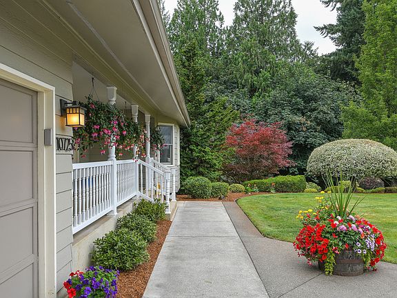 3rd image of 10725 NE 156th St