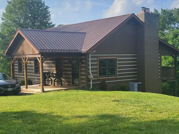 21220 Lakeshore Dr, Abingdon, VA 24211