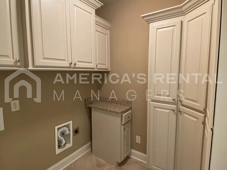 4230 Lochshire Ln — Photo 11