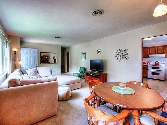 5th image of 7509 Oakmont Dr