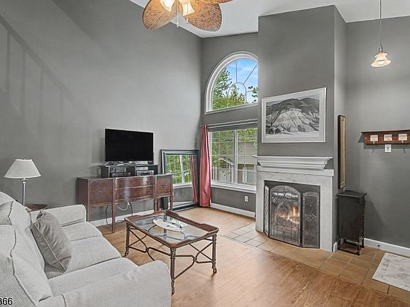 5th image of 20 Crestmont Road