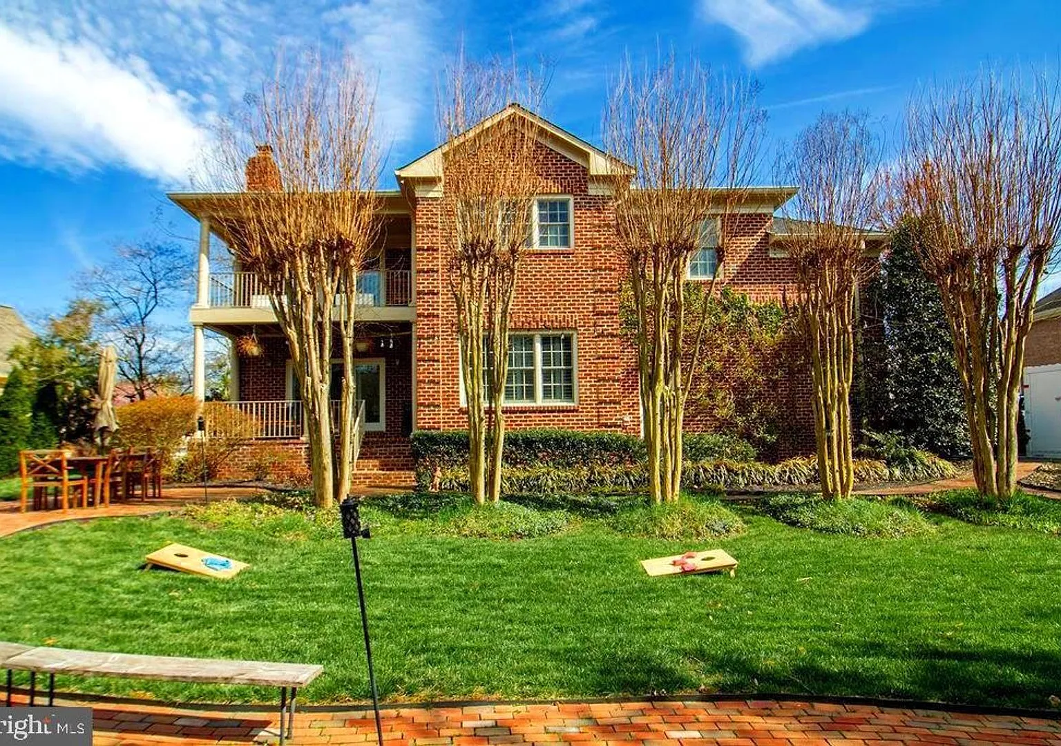 Welcome to 14932 Alpine Bay Loop, a beautifully renovated all-brick estate home located in the pr... — Photo 4