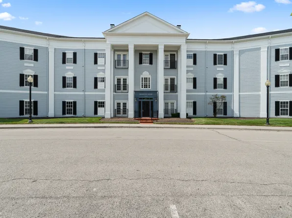 12926 University Cres APT 2C, Carmel, IN 46032
