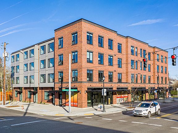 2nd image of 151 N Killingsworth St #218