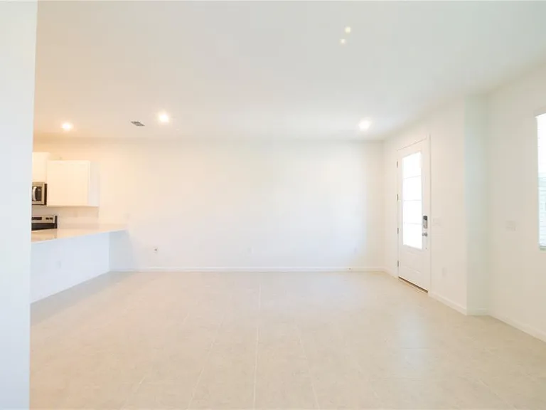 104 Royal Ranch Rd — Photo 31