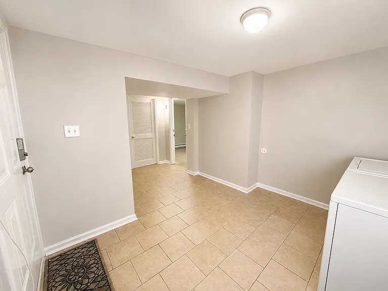 1407 Grace St #B — Photo 8