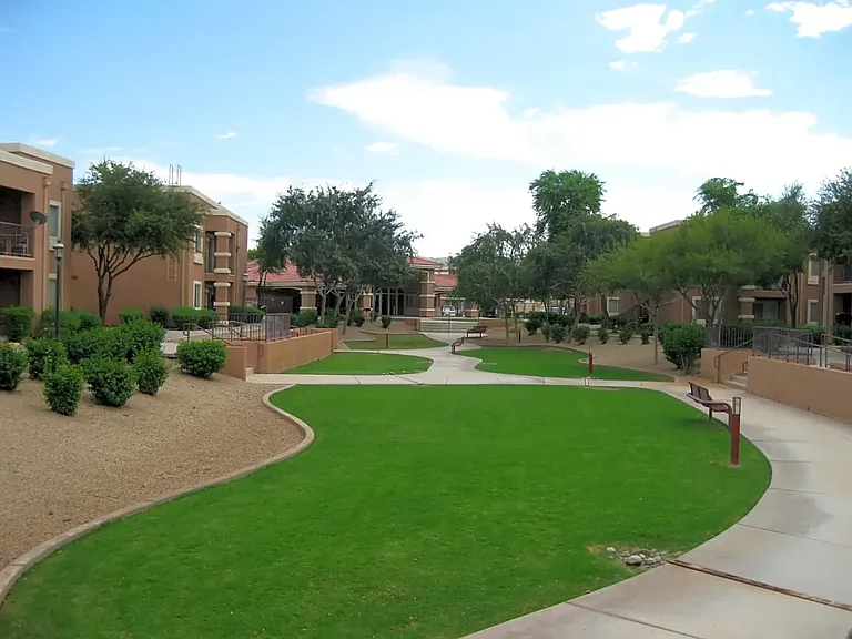 Tanner Manor Apartments — Photo 7