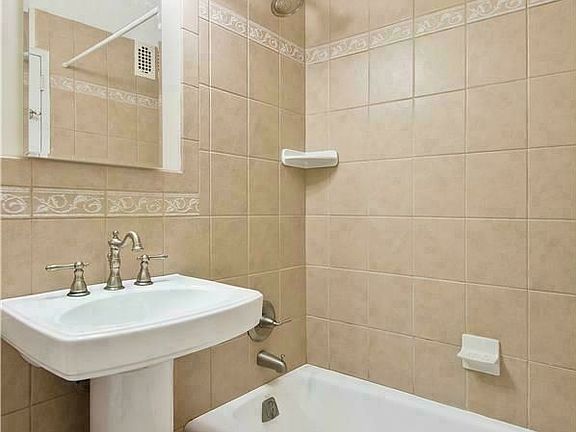 5th image of 155 W 68th St APT 507