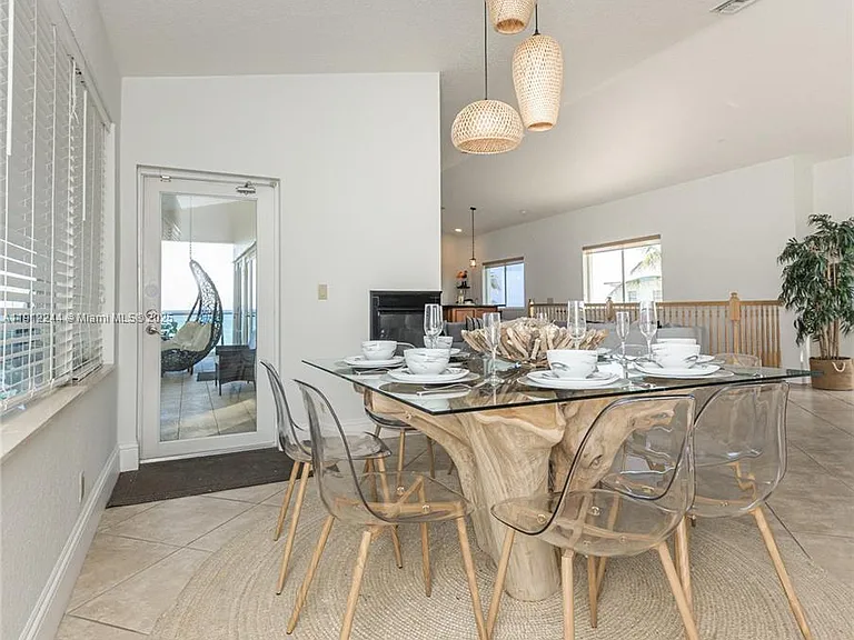 302 Balboa St — Photo 15
