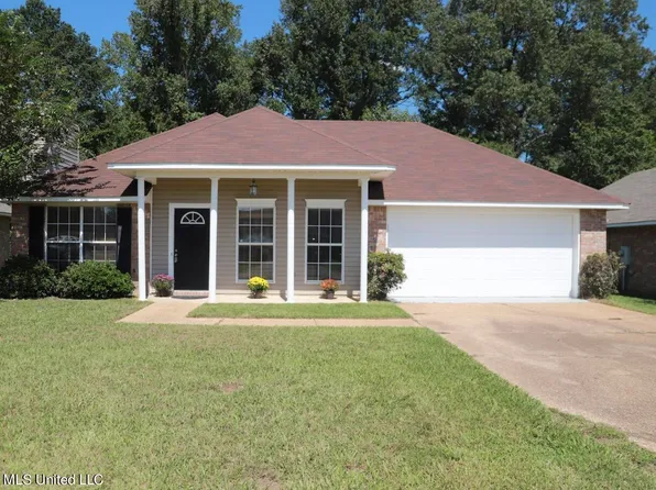 962 Bullrun Dr, Byram, MS 39272