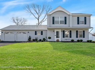 25 Hialeah Ct, Howell, NJ 07731