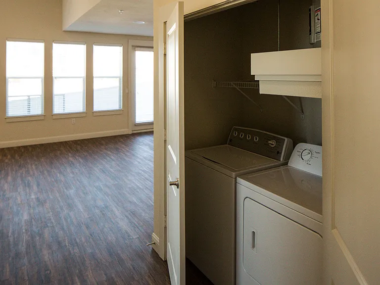 Magnolia Lofts on Vickery — Photo 21
