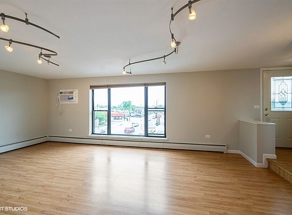 2nd image of 5816 N Nagle Ave APT E