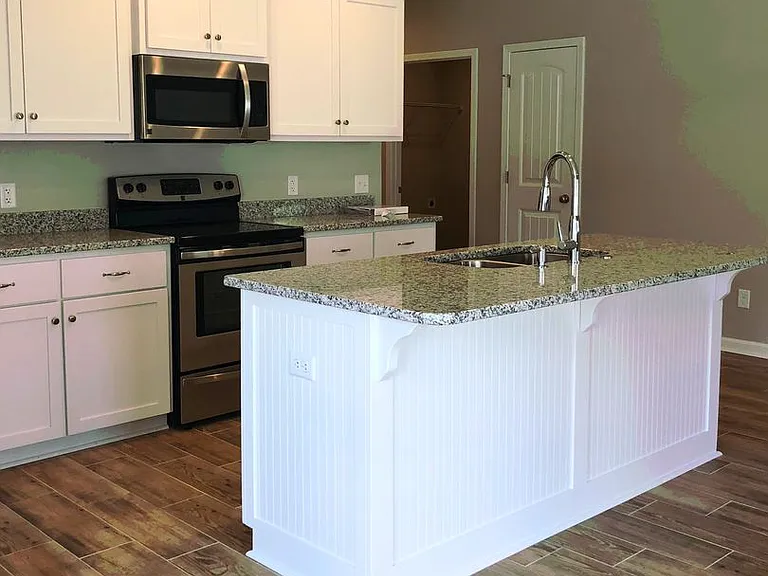 103 Marshall Ct — Photo 5
