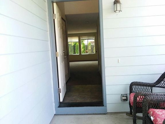 2nd image of 4708 NE 54th St
