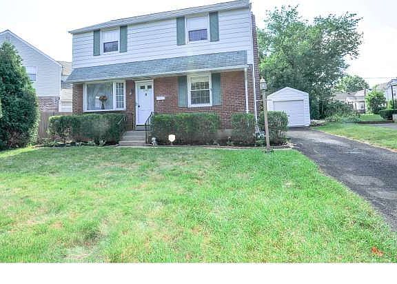 3rd image of 1547 N North Hills Ave
