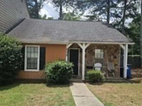 8239 Canyon Forge Dr, Riverdale, GA 30274
