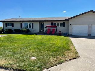710 E Larae St, Kenesaw, NE 68956