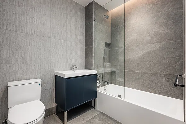 Bathroom, photo 2