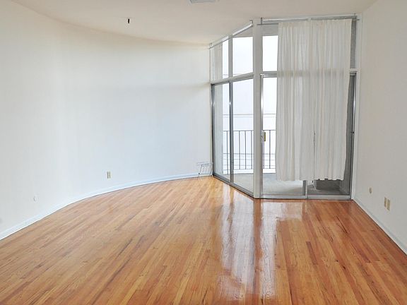 4th image of 1311 Lombard St APT 301