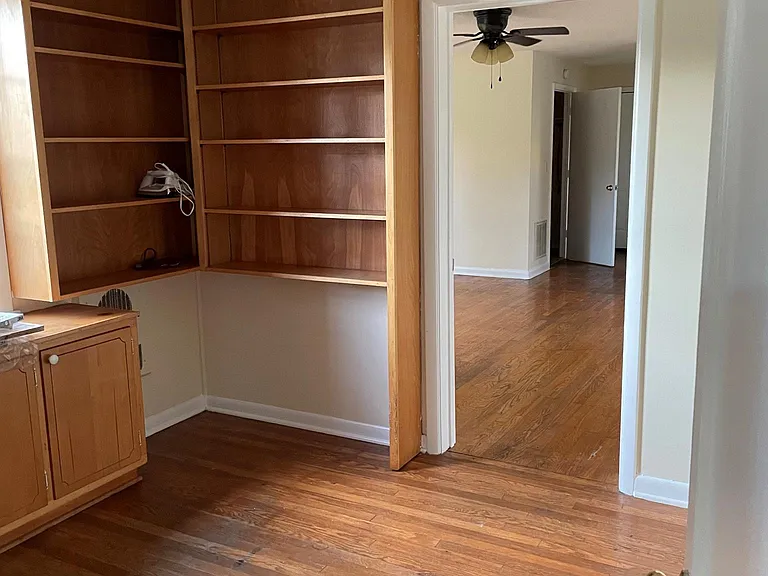 1015 E Bell St — Photo 7