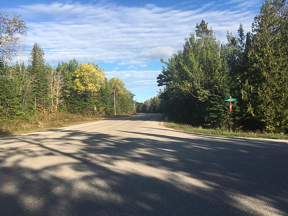 5th image of Glenbush Dr
