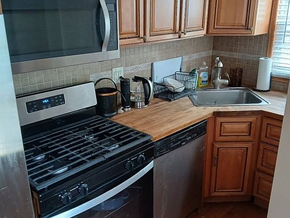 4th image of 188-19 Ludlum Ave Room 1