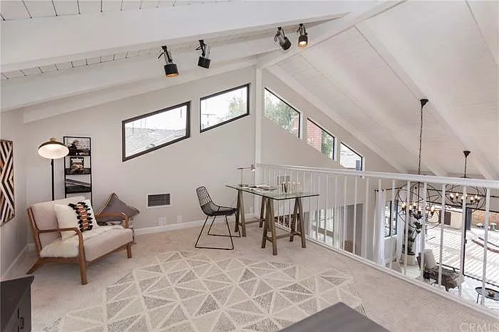 3 bed, 2632 sqft, $6,150 — Photo 4
