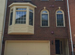 8831 Hunting Lodge Ct, Vienna, VA 22182