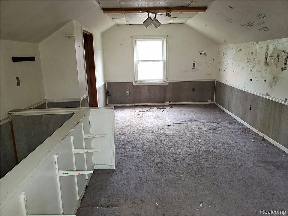 10521 Somerset Ave, photo 9