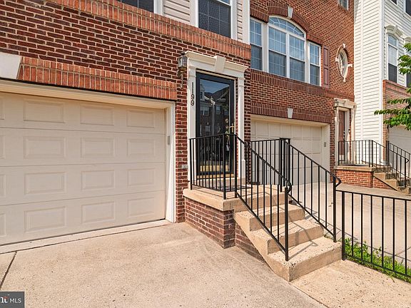 2nd image of 1199 Cambria Ter NE