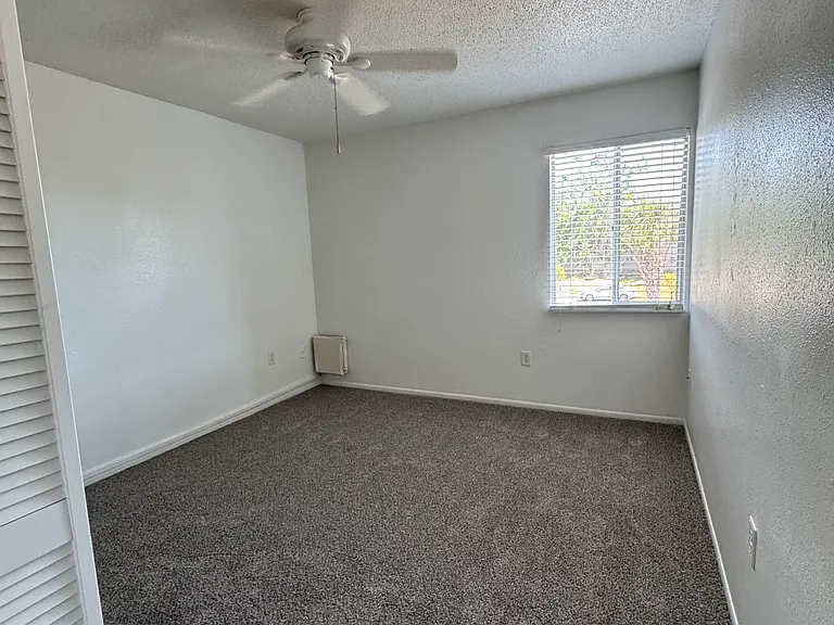 Applegate Apartment — Photo 12