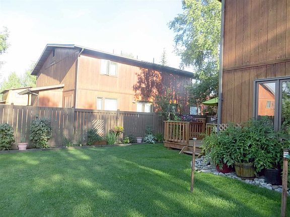 3rd image of 1368 Garay St