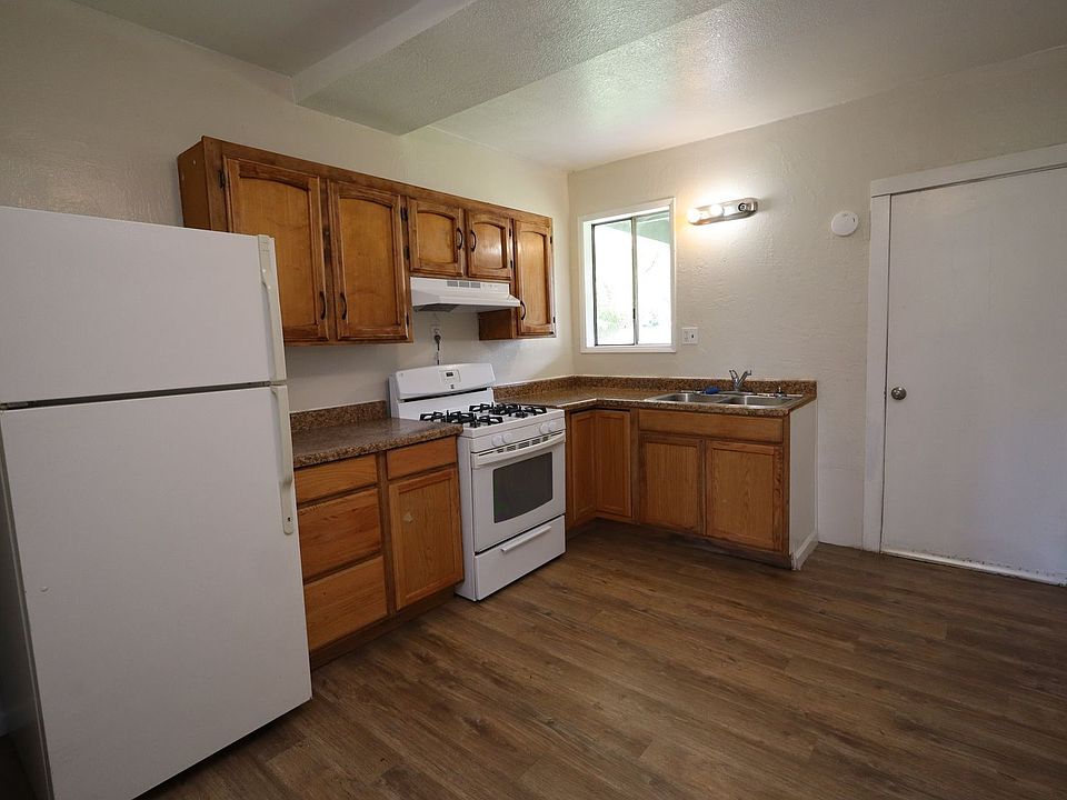 1st image of 210 NE 5th Ave #3