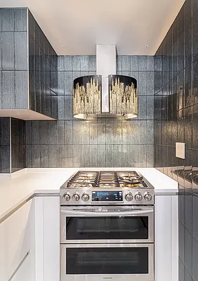 Rented by SERHANT. | media 16