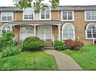 96B Debbie St, Staten Island, NY 10314