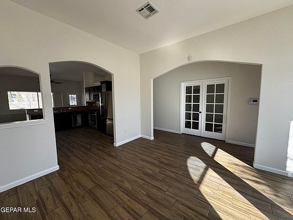 5th image of 3163 Sarina Cir
