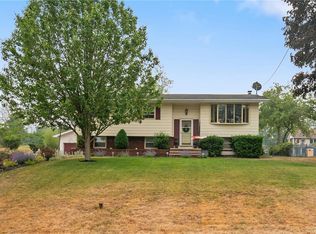 1205 Greenwood Rd, Stroudsburg, PA 18360