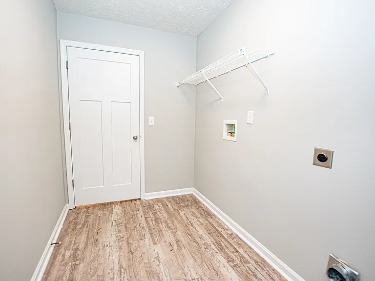 500 Eagle Pointe Dr — Photo 4