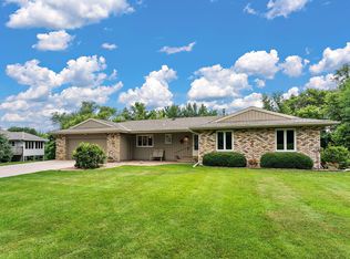 12680 N Shannon Dr, Shakopee, MN 55379
