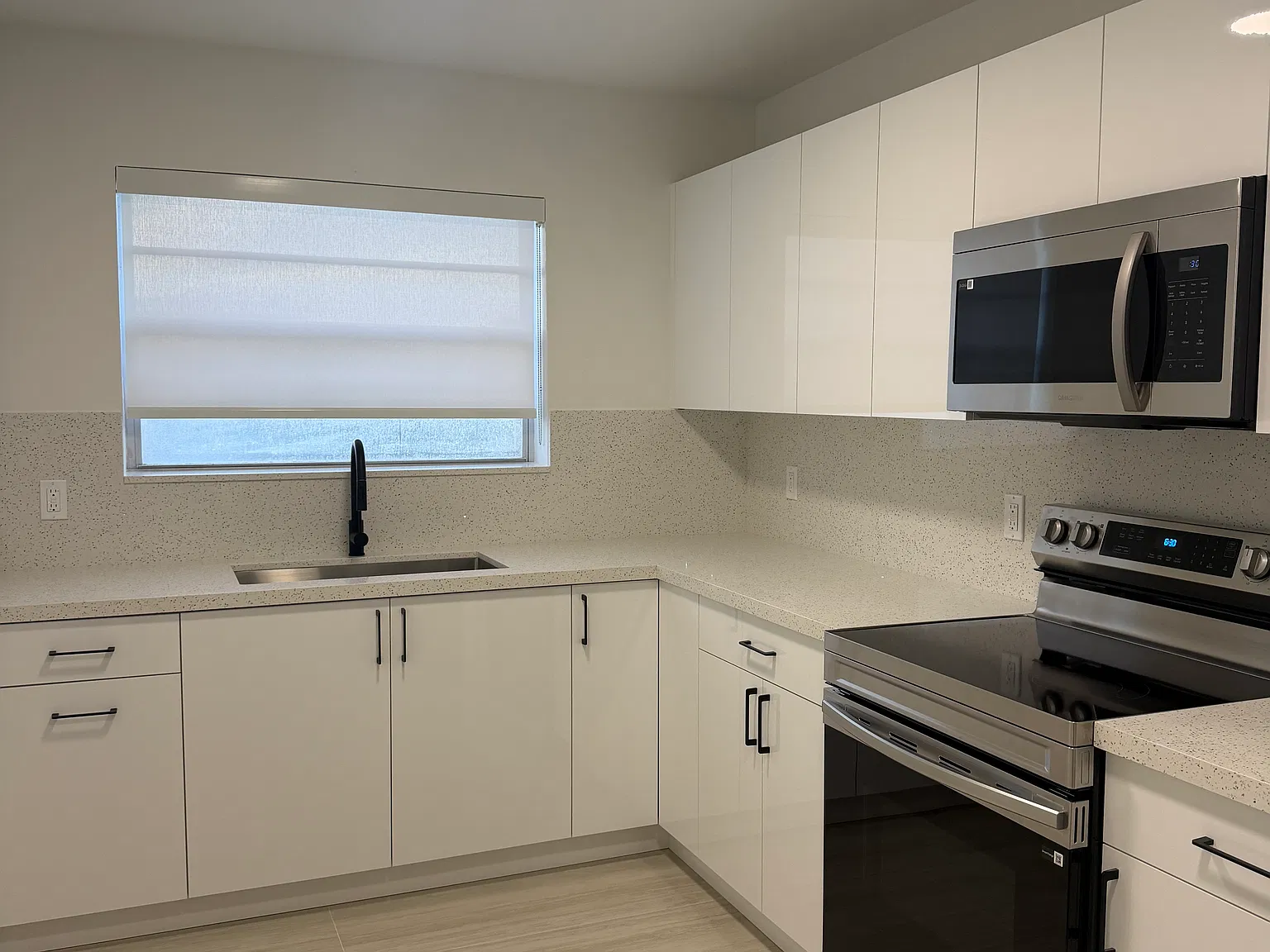 2 bed, 850 sqft, $2,200 — Photo 4